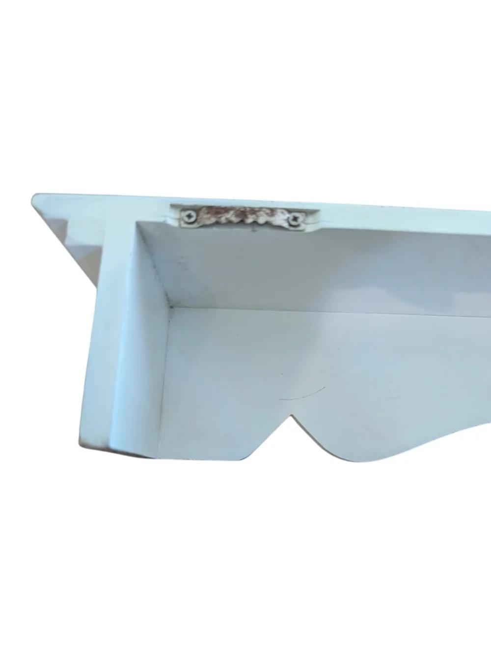 White Decorative Wall Shelf with Scalloped Apron